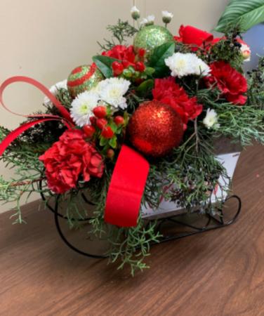 FESTIVE SLEIGH FESTIVE FRESH FLOWERS AND GREENS IN SLEIGH