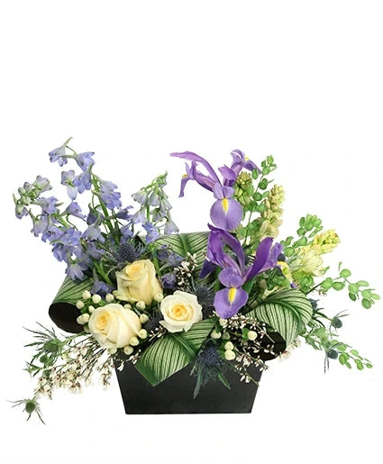 SENTIMENTAL SAPPHIRE FLORAL DESIGN