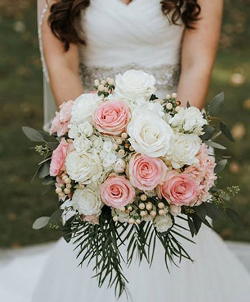 TASTEFULLY TIMELESS BOUQUET